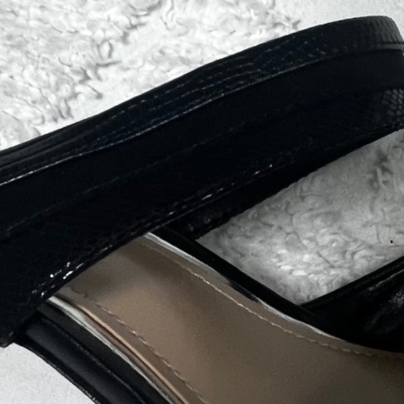 White House Black Market Leather Lisa Mules Sz 9  with snakeskin Detail - Picture 3 of 5